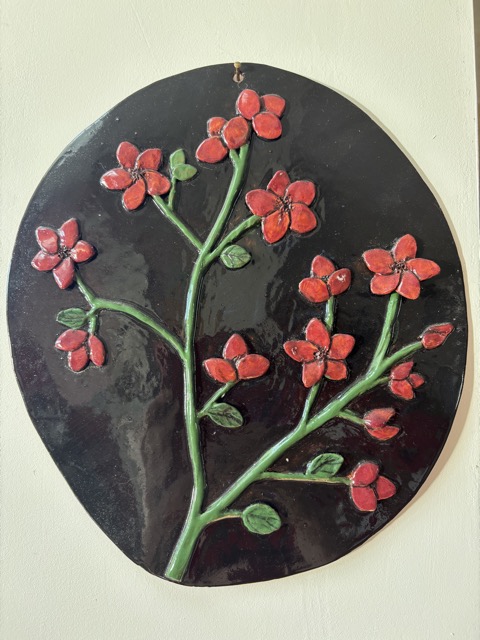 Schild rode bloemen, geglazuurd